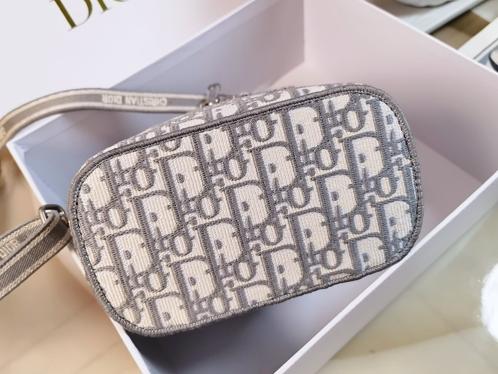 Dior travel Vanity