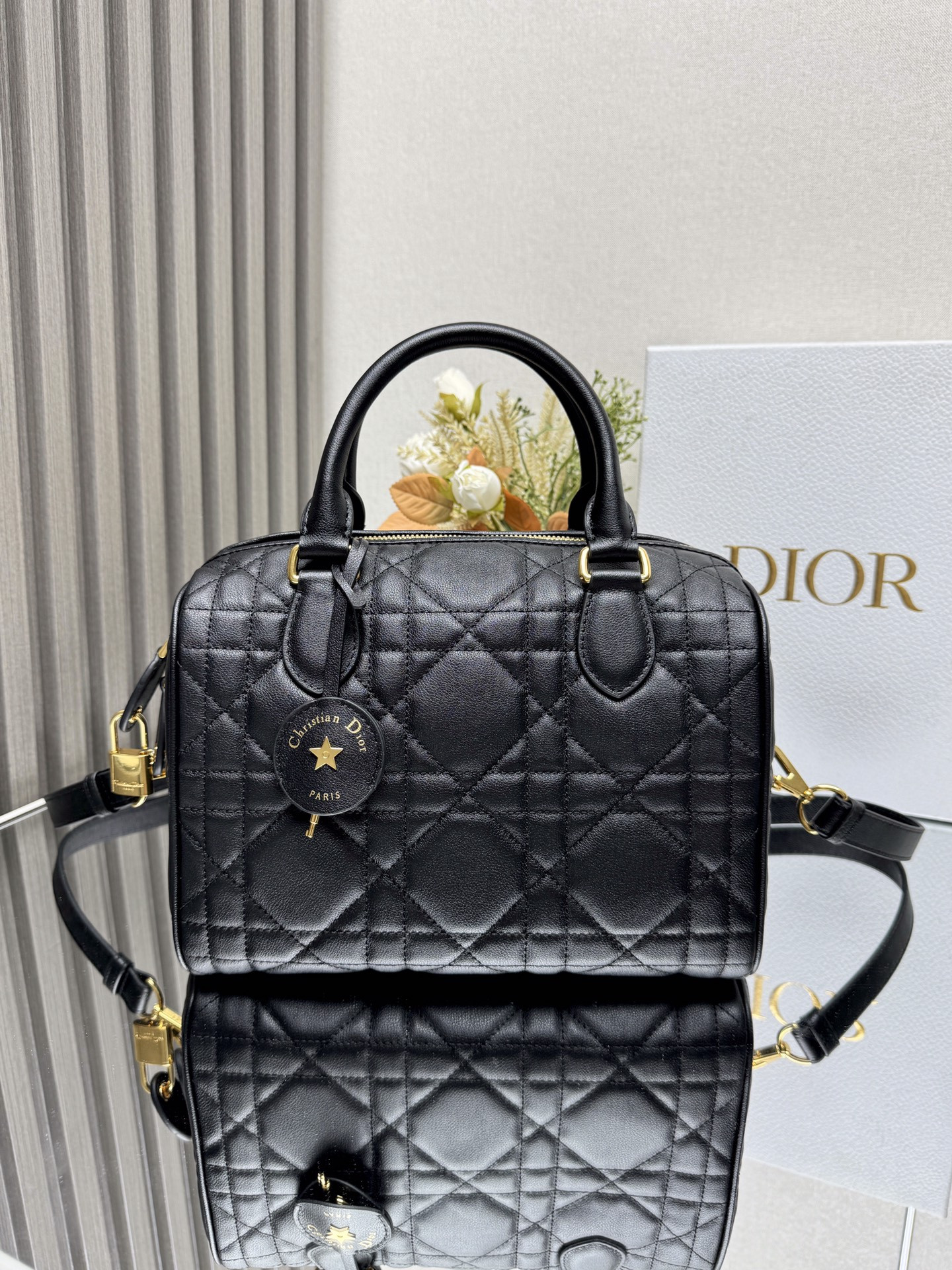 Dior Groove 25