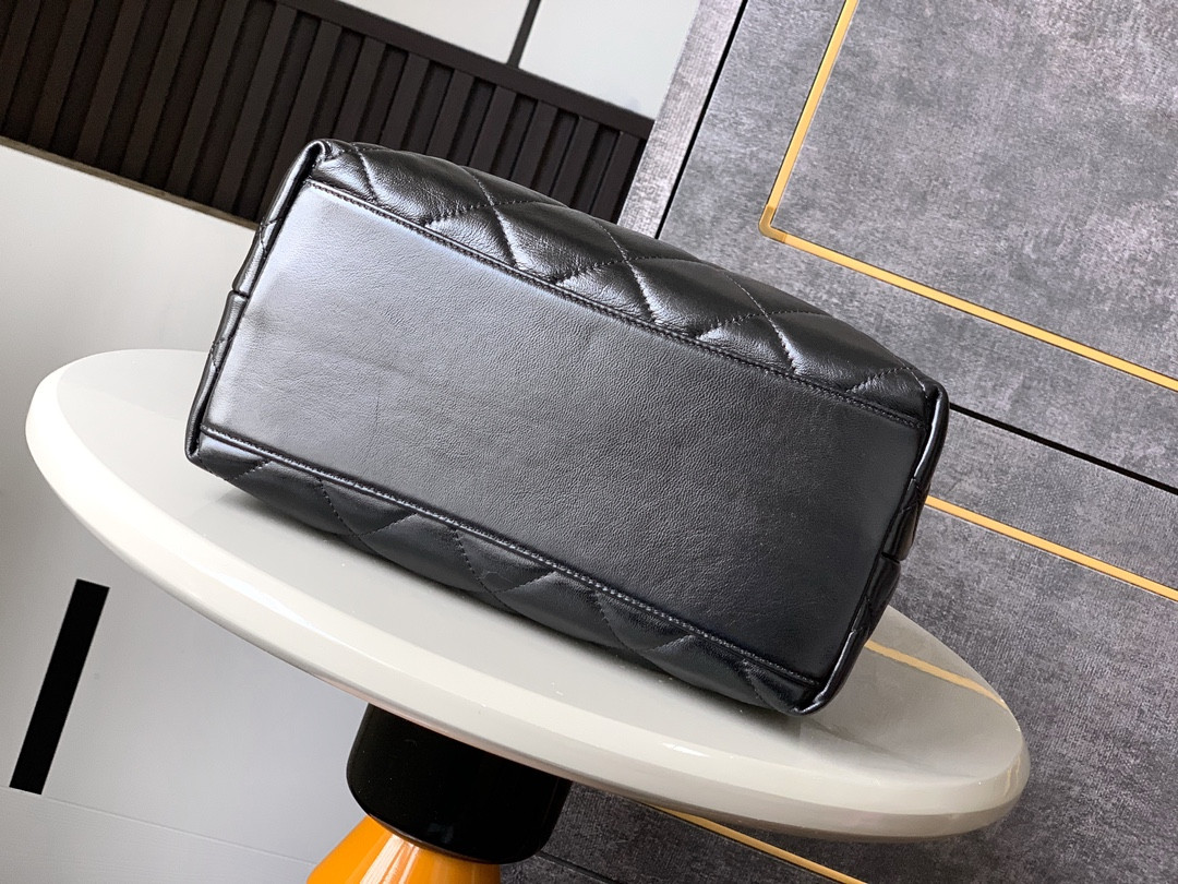 Chanel 25p Hobo Bag