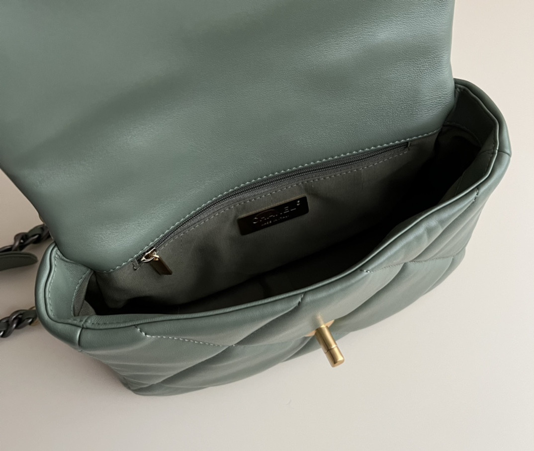 Chanle 19 Handbag