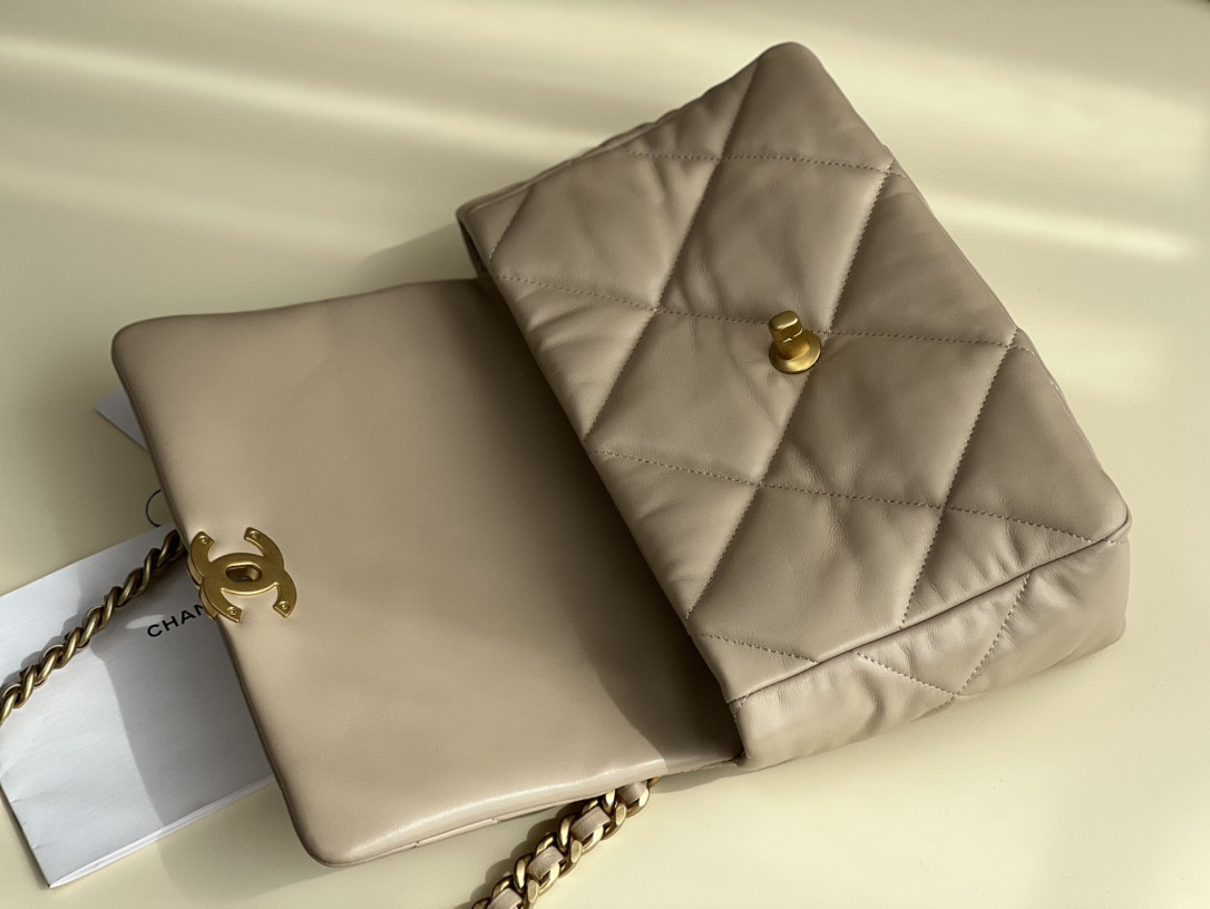 Chanle 19 Handbag