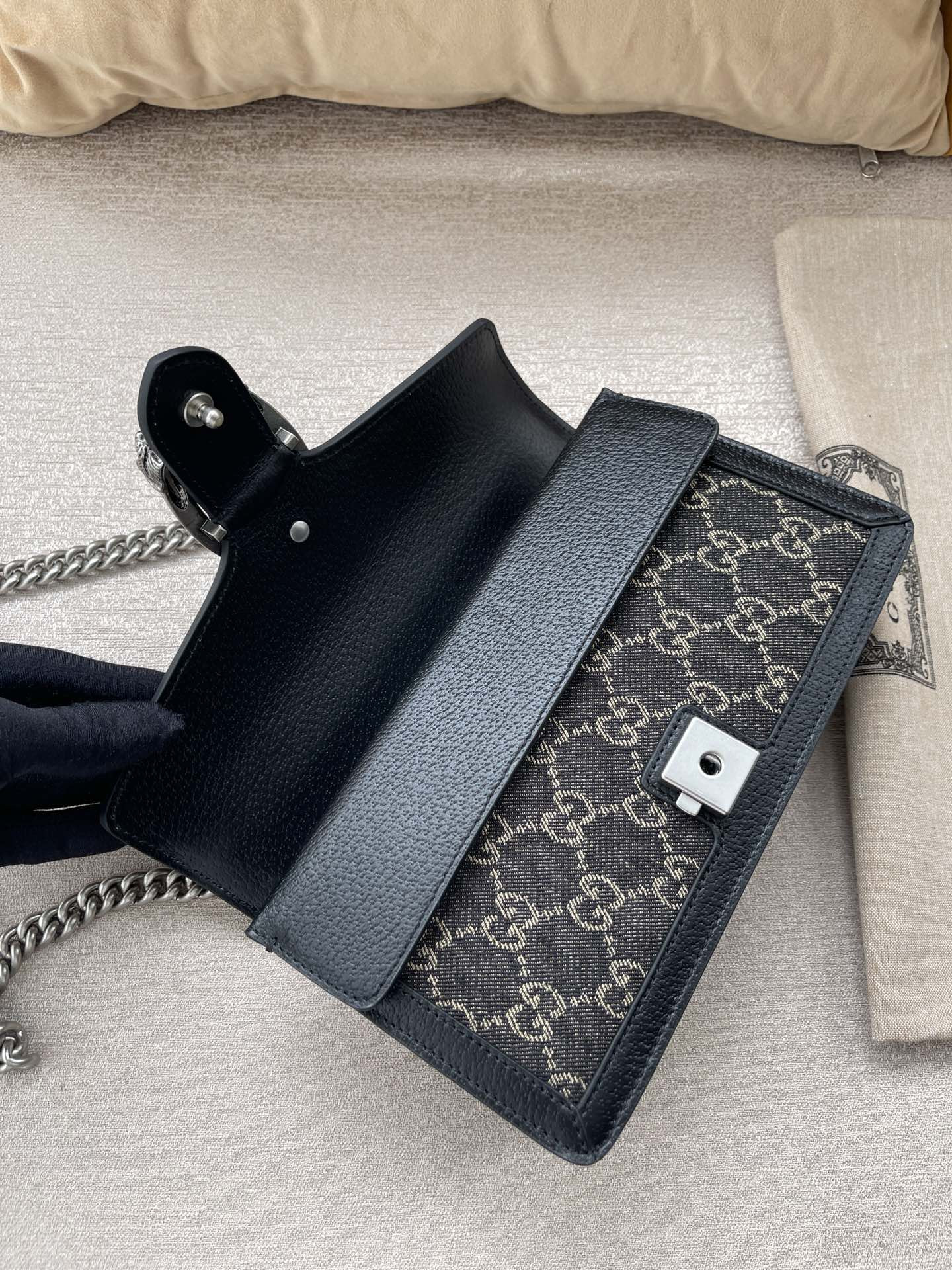 G*u*i dionysus bag